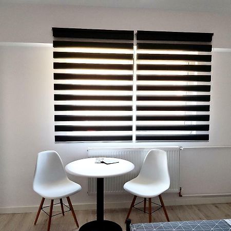 Alesia Apartment Oradea Luaran gambar
