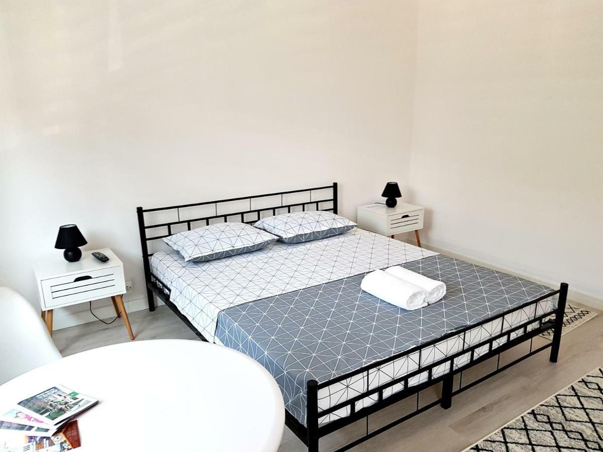 Alesia Apartment Oradea Luaran gambar