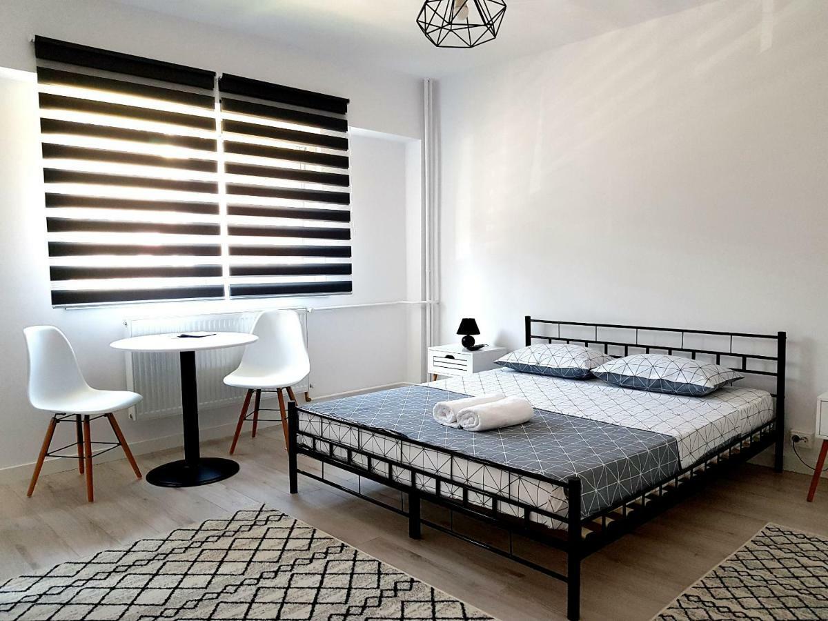 Alesia Apartment Oradea Luaran gambar