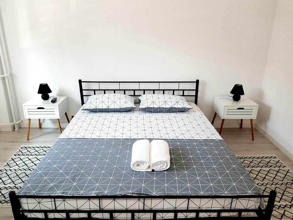 Alesia Apartment Oradea Luaran gambar