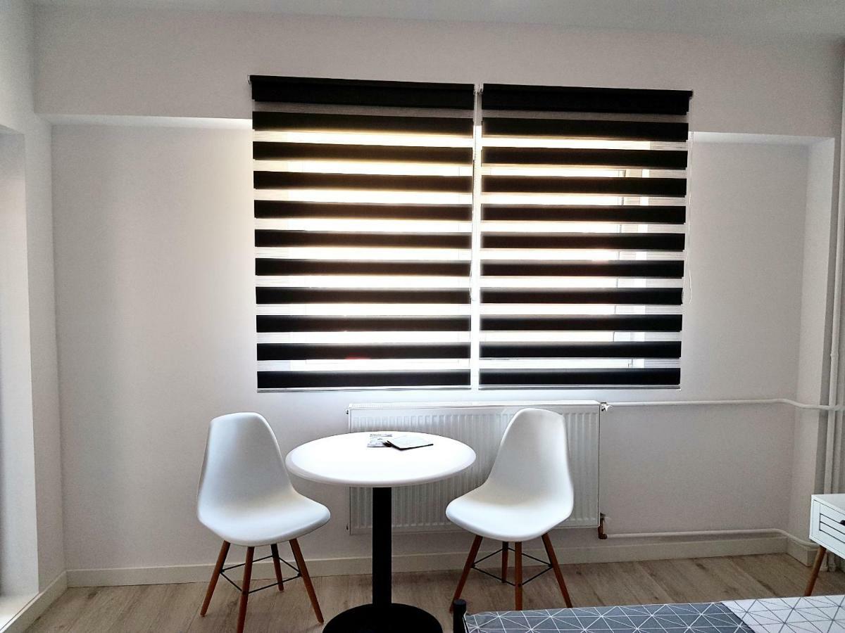 Alesia Apartment Oradea Luaran gambar
